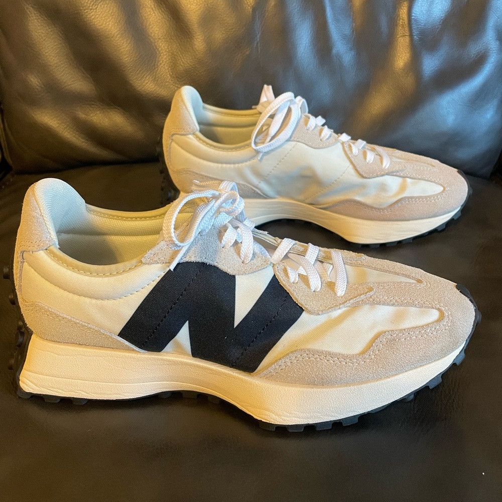 New Balance 327